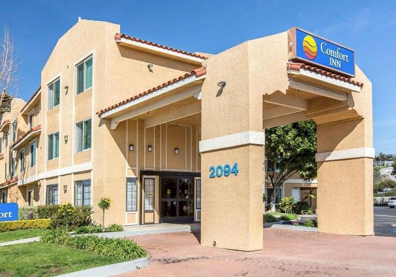 בית מלון כפרי Comfort Inn & Suites Ventura Beach