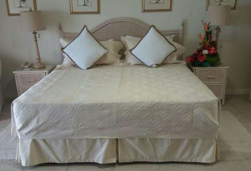 هتل Coral Sands Beach Resort