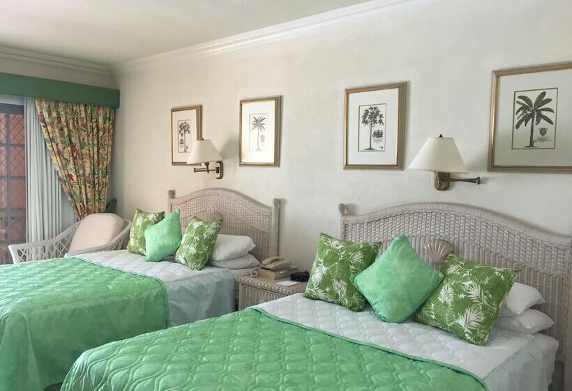 هتل Coral Sands Beach Resort