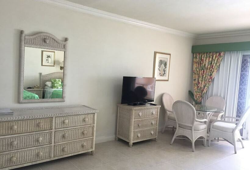 هتل Coral Sands Beach Resort