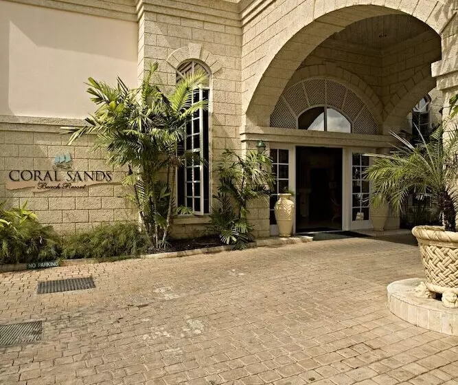 هتل Coral Sands Beach Resort