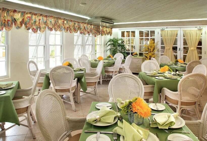 هتل Coral Sands Beach Resort