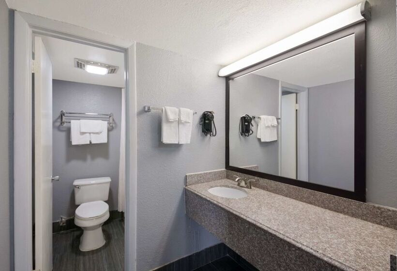 فندق Econo Lodge Near The Domain   The Arboretum