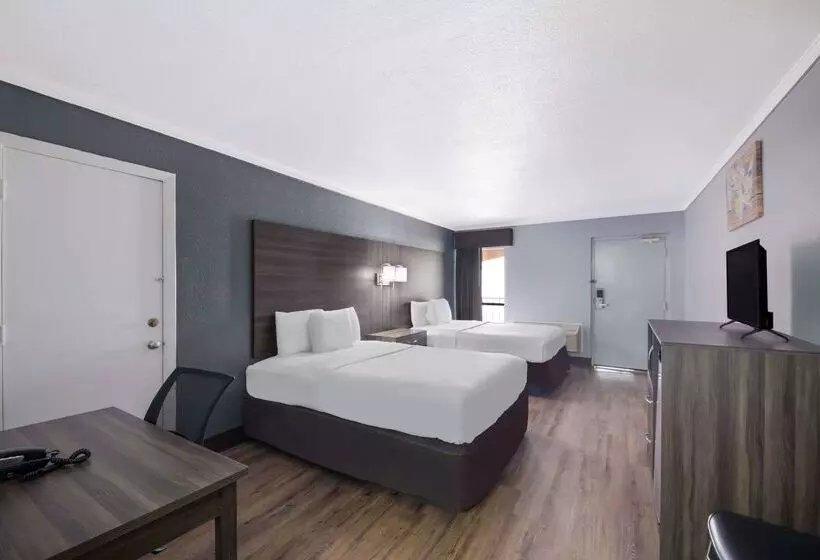 Otel Econo Lodge Near The Domain The Arboretum