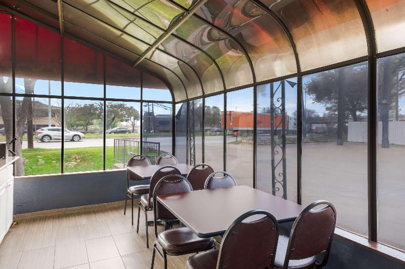 فندق Econo Lodge Near The Domain   The Arboretum