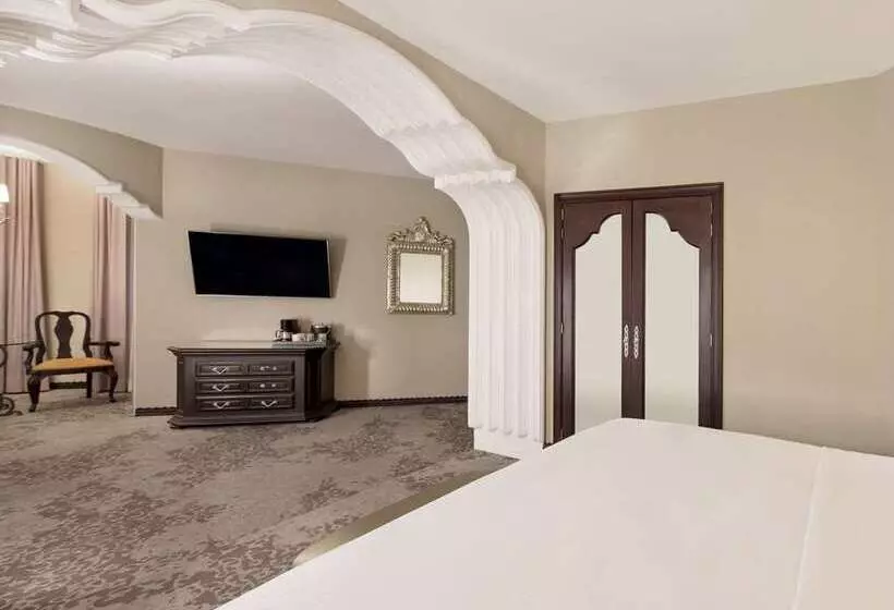 هتل Hilton Guatemala City