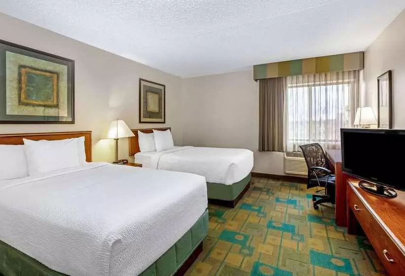 هتل La Quinta By Wyndham Des Moines West Clive