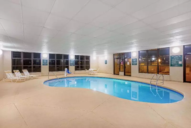 هتل La Quinta By Wyndham Des Moines West Clive