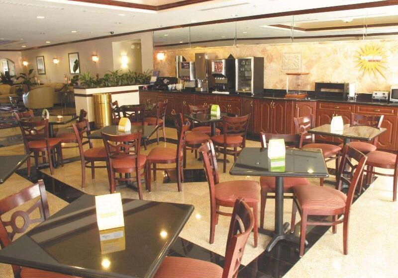 酒店 La Quinta By Wyndham Tampa Central