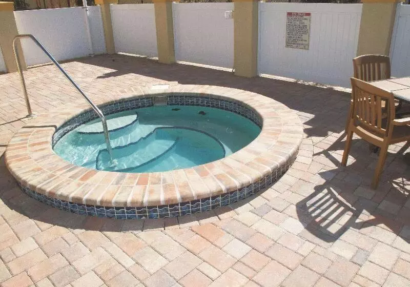 هتل La Quinta By Wyndham Tampa Central