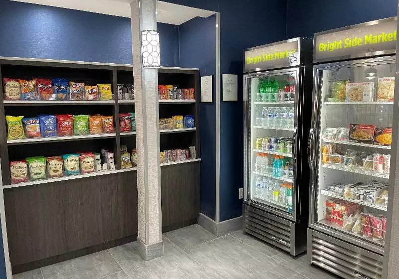 هتل La Quinta By Wyndham Tampa Central