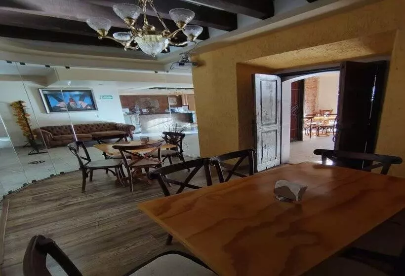 هتل Posada Tolosa