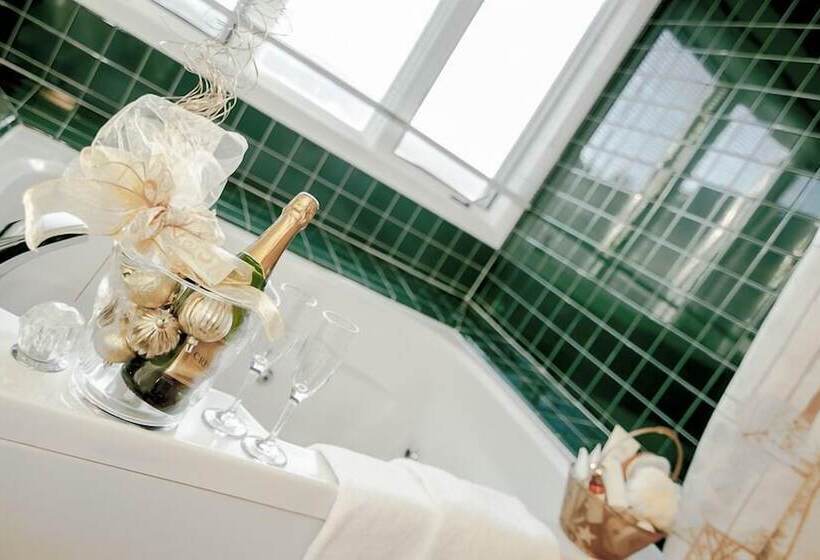 فندق Rivergreen Resort