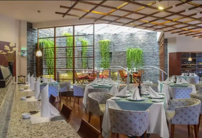 Отель Sheraton Guayaquil