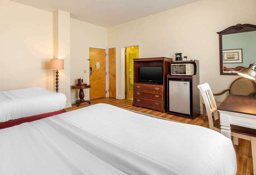 فندق The Carriage House Inn Newport