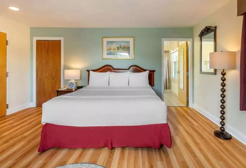 هتل The Carriage House Inn Newport