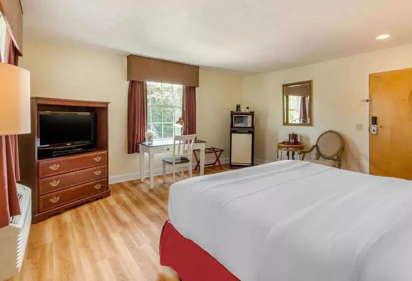 هتل The Carriage House Inn Newport