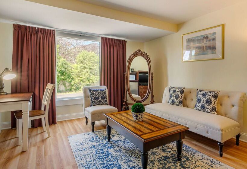 فندق The Carriage House Inn Newport