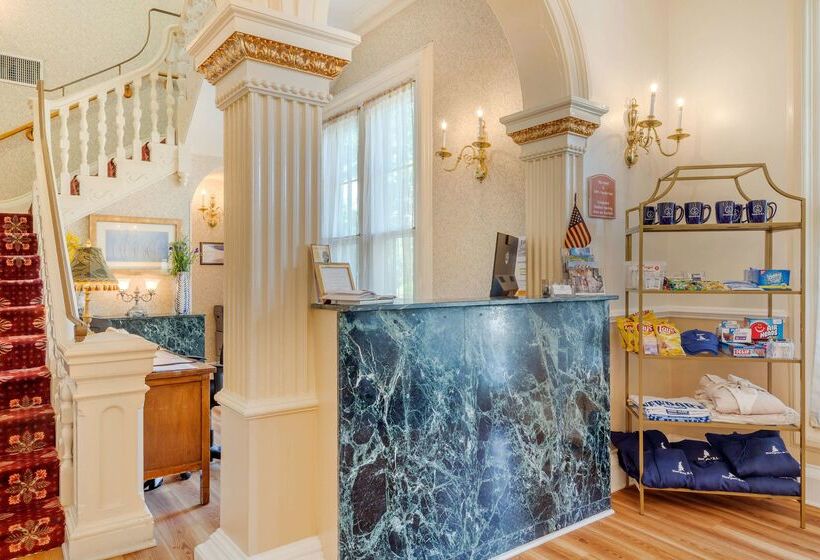 فندق The Carriage House Inn Newport