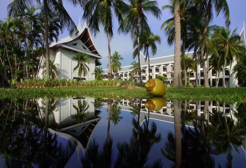 هتل The Grand Beach Resort Port Dickson