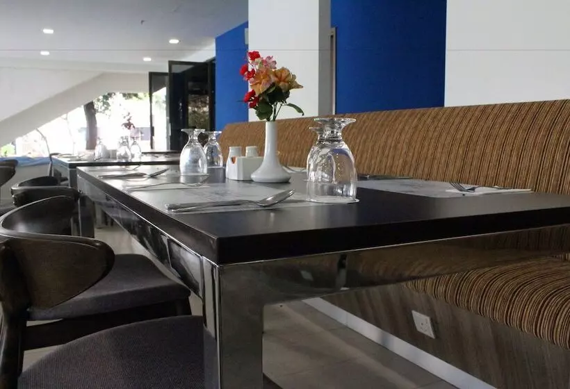 هتل The Grand Beach Resort Port Dickson