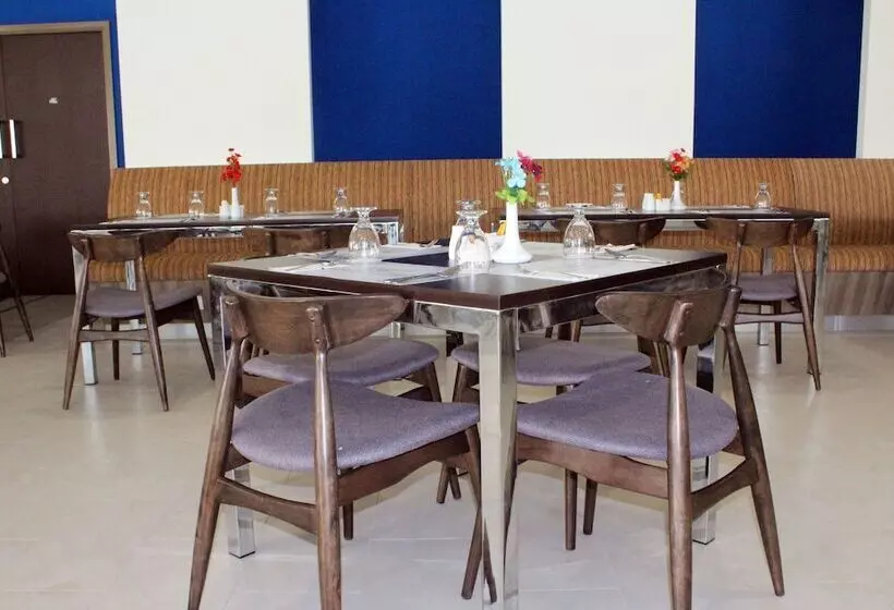 هتل The Grand Beach Resort Port Dickson