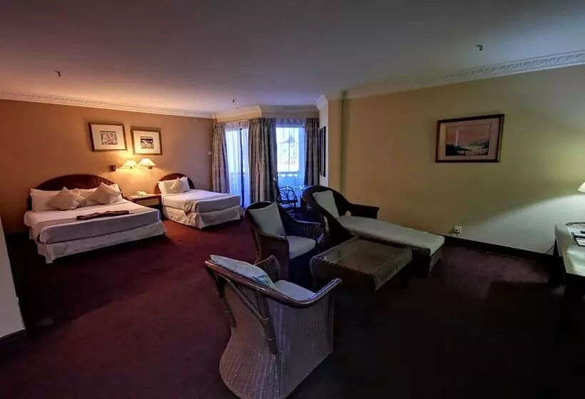 هتل The Grand Beach Resort Port Dickson