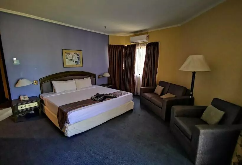 هتل The Grand Beach Resort Port Dickson