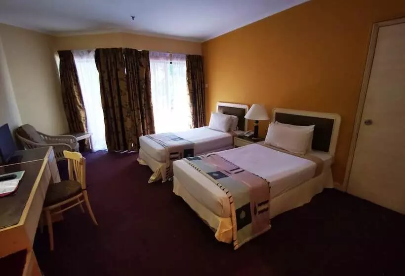 هتل The Grand Beach Resort Port Dickson