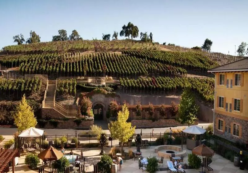 هتل The Meritage Resort And Spa