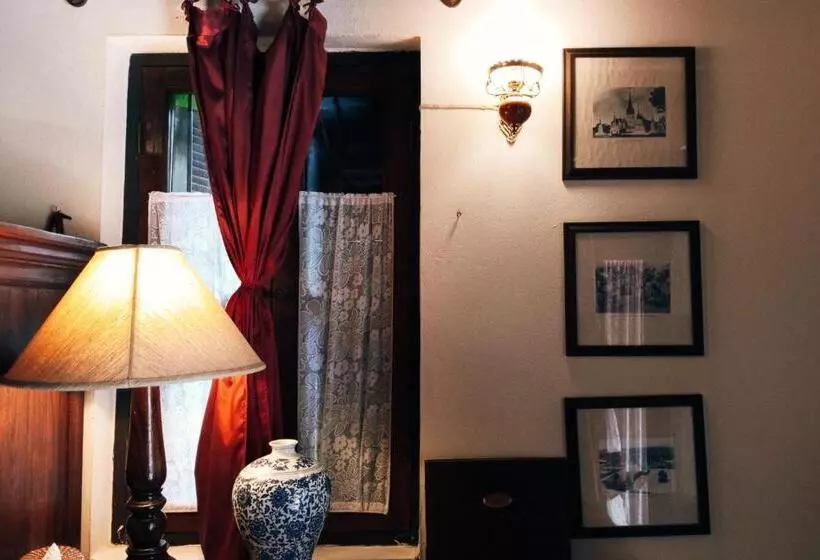 酒店 Tri Yaan Na Ros Colonial House