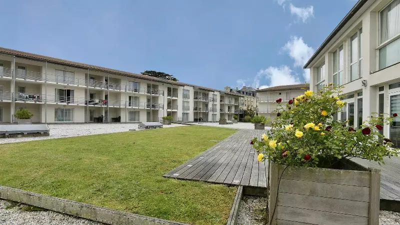 בית מלון כפרי Vacancéole   Le Domaine Du Château   La Rochelle / île De Ré