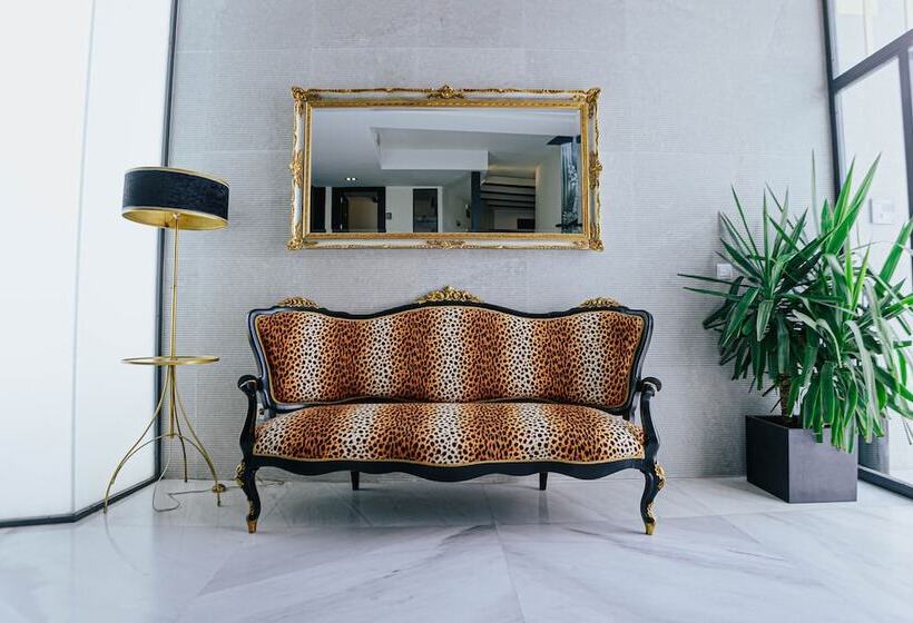 ホテル Yit El Postigo