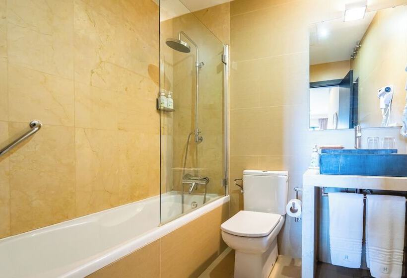 ホテル Yit El Postigo