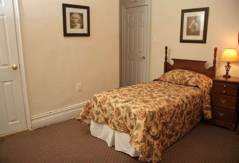 Imperial Court Hotel