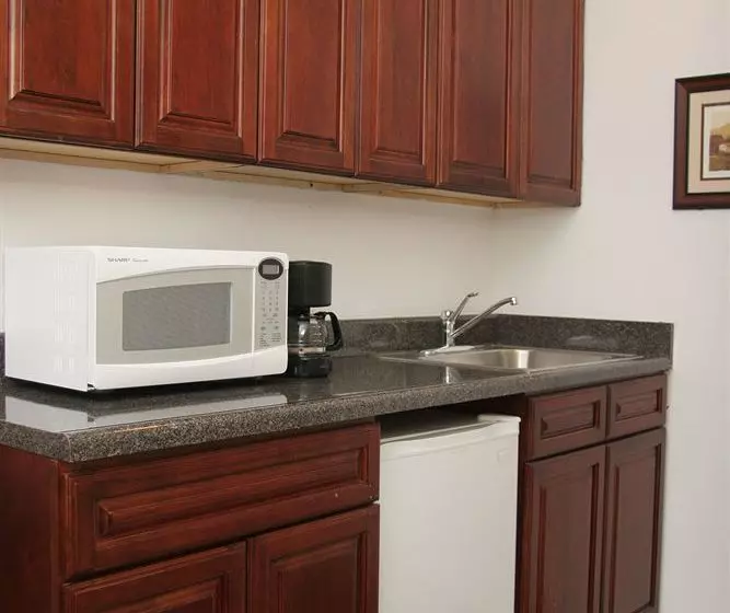 Imperial Court Hotel