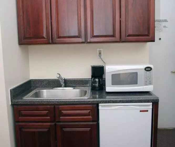 Imperial Court Hotel