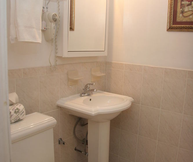 Imperial Court Hotel