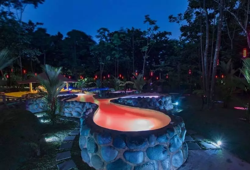 Volcano Lodge Hotel & Thermal Experience