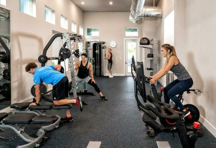 Beautiful Condo Near Disney W Hotel Amenities   7740 1 102