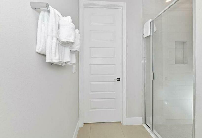 Beautiful Condo Near Disney W Hotel Amenities   7740 1 102