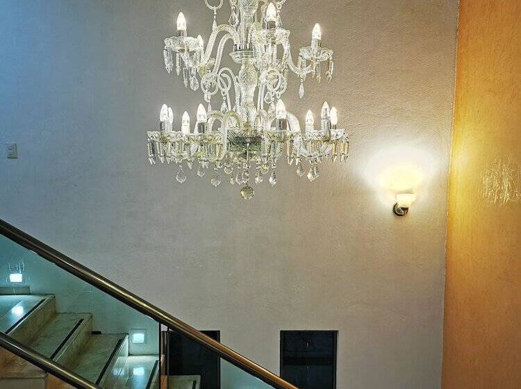 هتل Real Mercedes