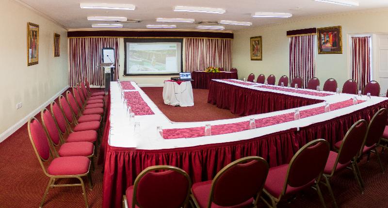 هتل Bay Gardens Beach Resort & Spa