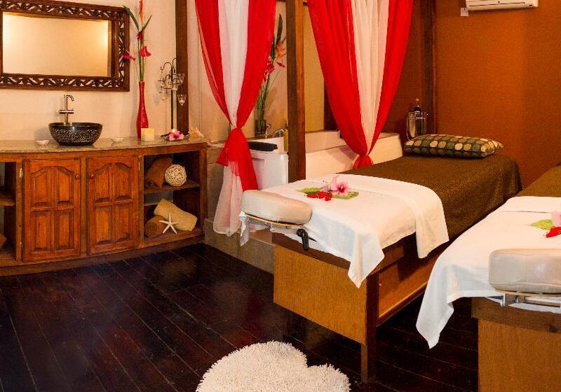 هتل Bay Gardens Beach Resort & Spa