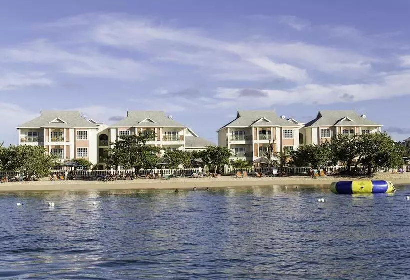 酒店 Bay Gardens Beach Resort & Spa