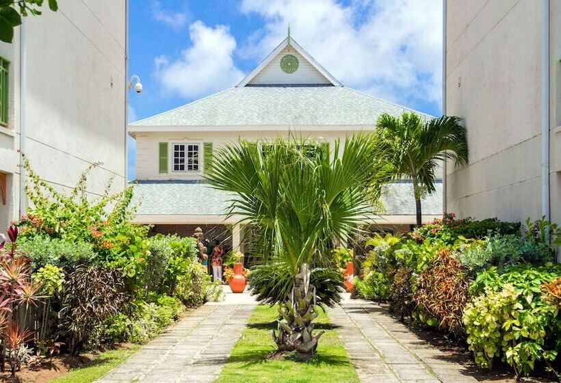 هتل Bay Gardens Beach Resort & Spa