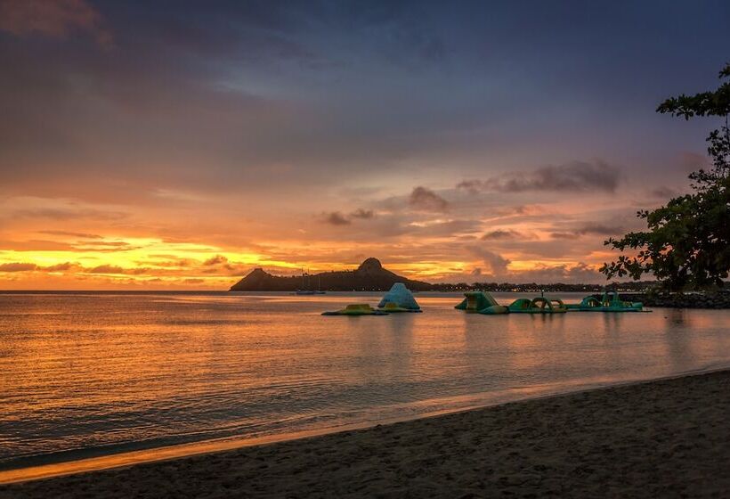 هتل Bay Gardens Beach Resort & Spa