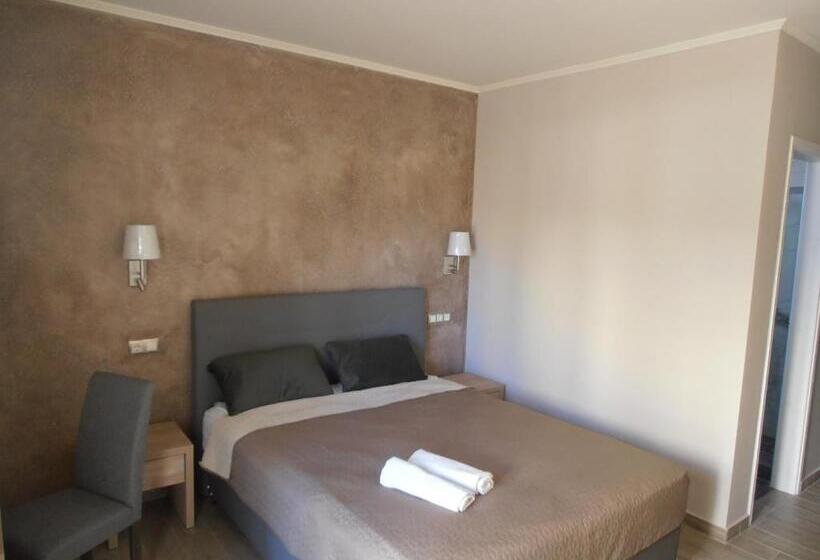 酒店 Frosini Gardens