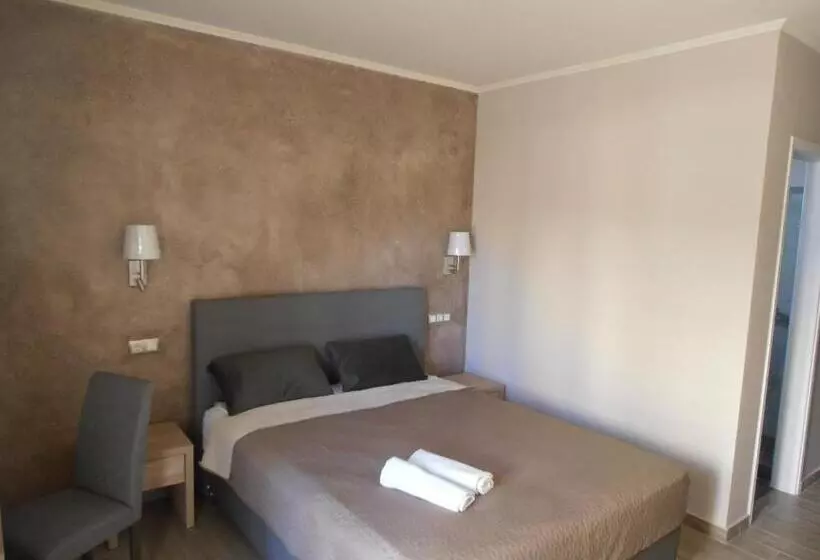 호텔 Frosini Gardens