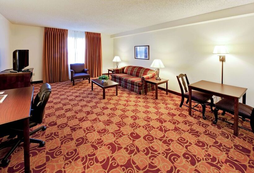בית מלון כפרי Hawthorn Suites By Wyndham Louisville East